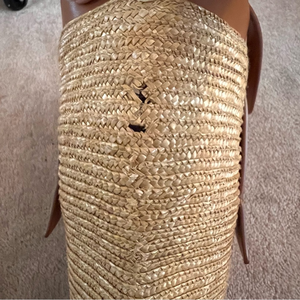 Carolina Santo Domingo Amphora Tan and Brown Straw Raffia Woven Tote Bag - Picture 12 of 15